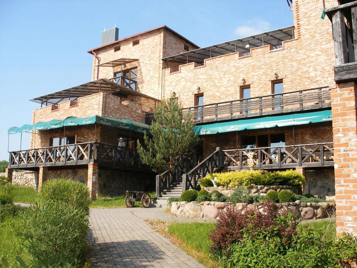 Tvirtove Prie Didziulio Hotel Dėdeliškės Kültér fotó
