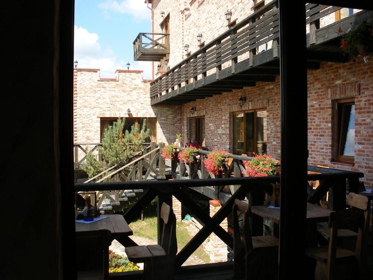 Tvirtove Prie Didziulio Hotel Dėdeliškės Kültér fotó