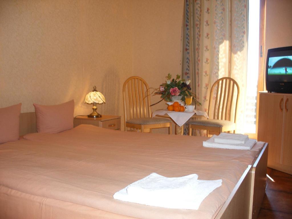 Tvirtove Prie Didziulio Hotel Dėdeliškės Szoba fotó
